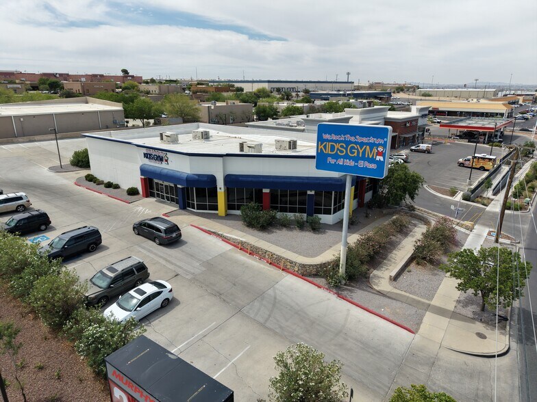 1410 N Lee Trevino Dr, El Paso, TX à louer - Photo du bâtiment - Image 2 de 6