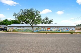 Plus de détails pour 401 E 6th St, Lampasas, TX - Industriel à vendre