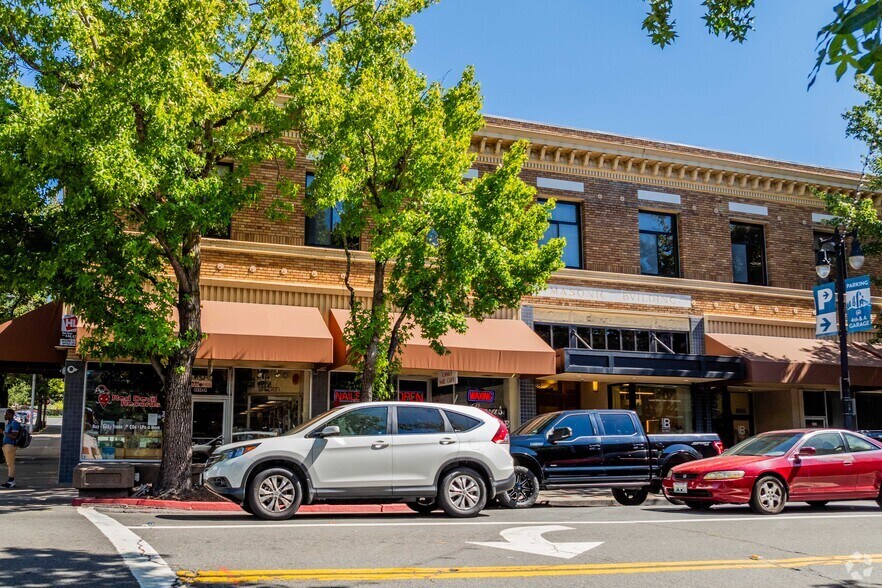 888 4th St, San Rafael, CA à louer - Photo principale - Image 1 de 3
