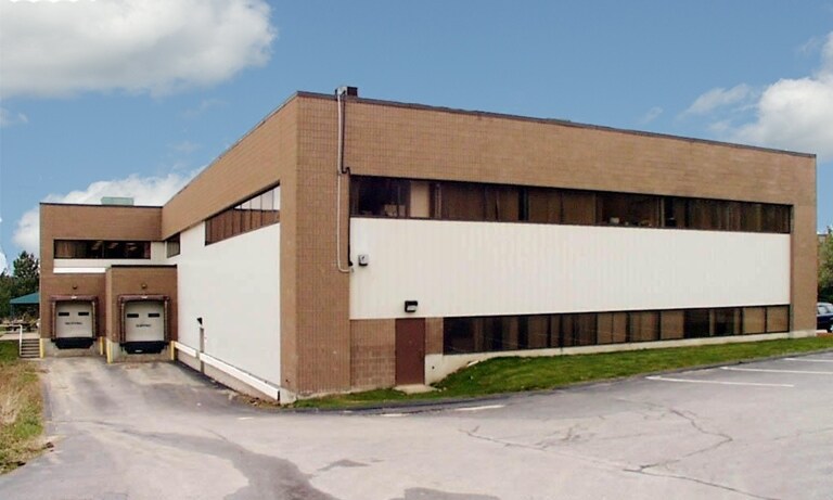 237 Cedar Hill St, Marlborough, MA à louer - Photo du bâtiment - Image 3 de 4