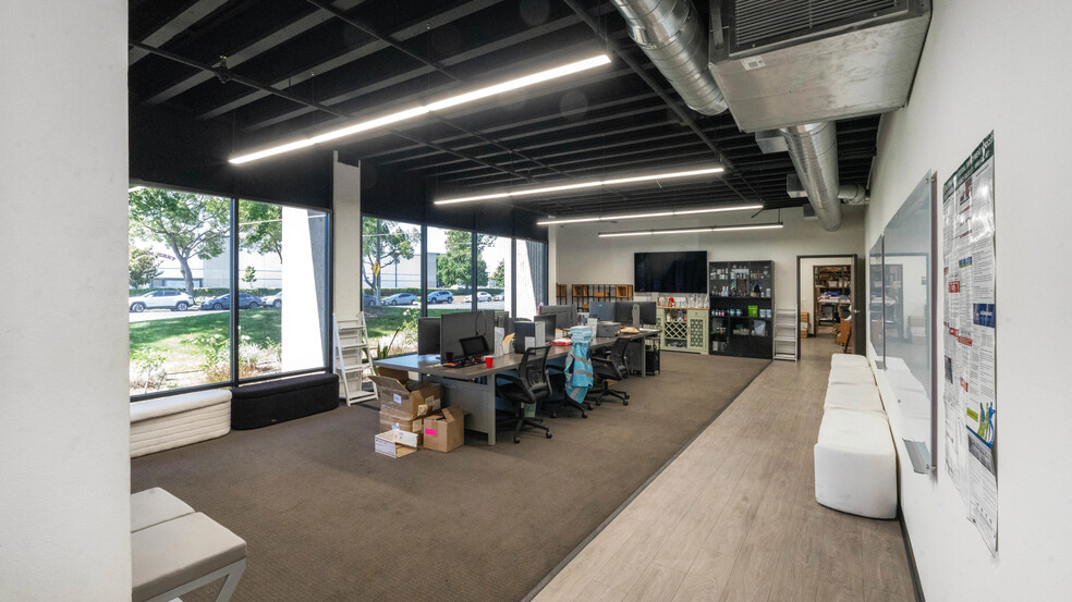 2455 E Francis St, Ontario, CA for lease - Building Photo - Image 3 of 5