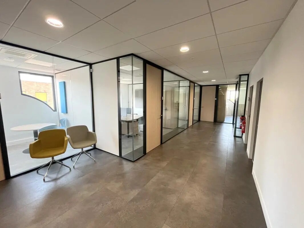 Office in Saint-Germain-en-Laye for lease Building Photo- Image 1 of 7