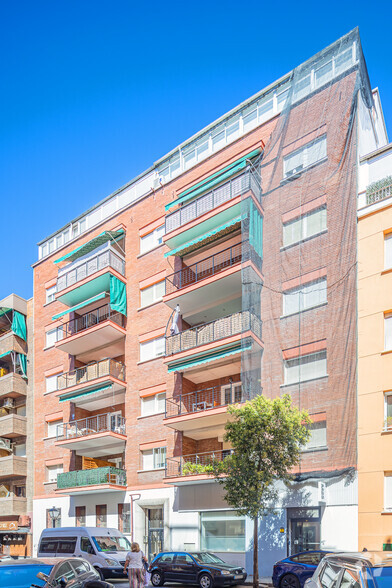 Calle Coslada, 5, Madrid, Madrid for lease - Primary Photo - Image 1 of 2