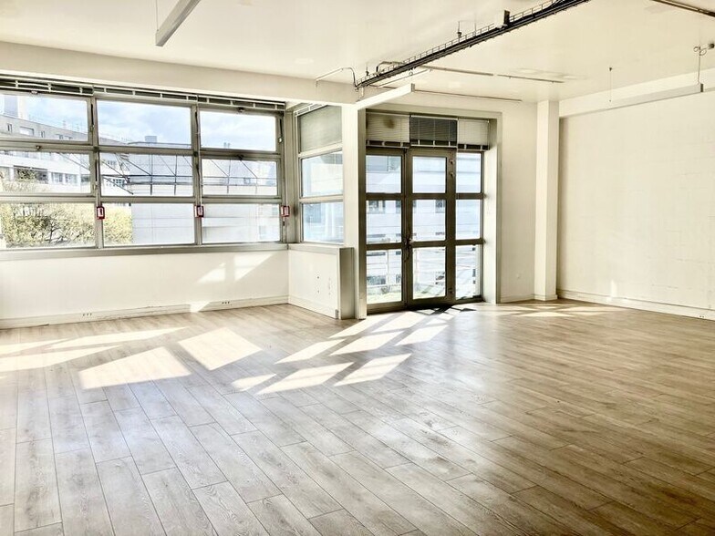13 Rue Georges Auric, Paris for lease - Interior Photo - Image 3 of 5