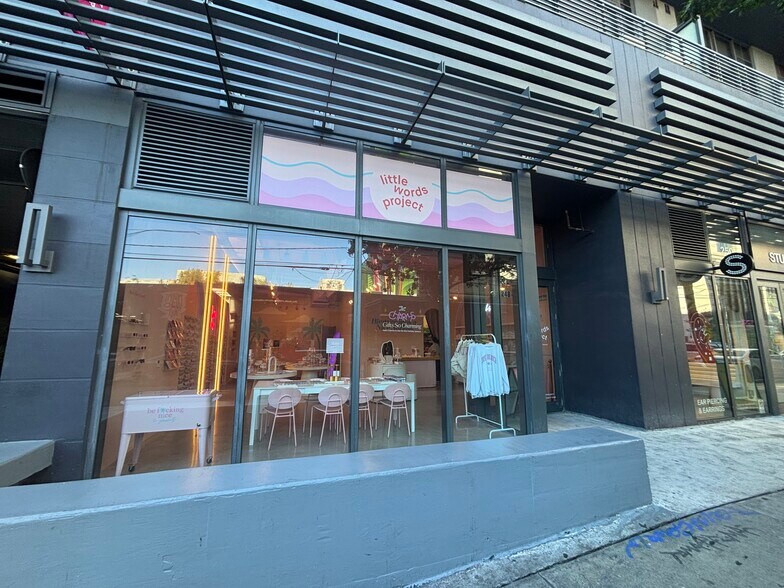 240 NW 25th St, Miami, FL for lease - Building Photo - Image 3 of 32