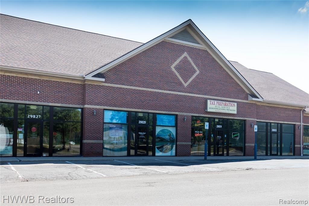 29825-29835 W Nine Mile Rd, Farmington Hills, MI for lease Primary Photo- Image 1 of 15