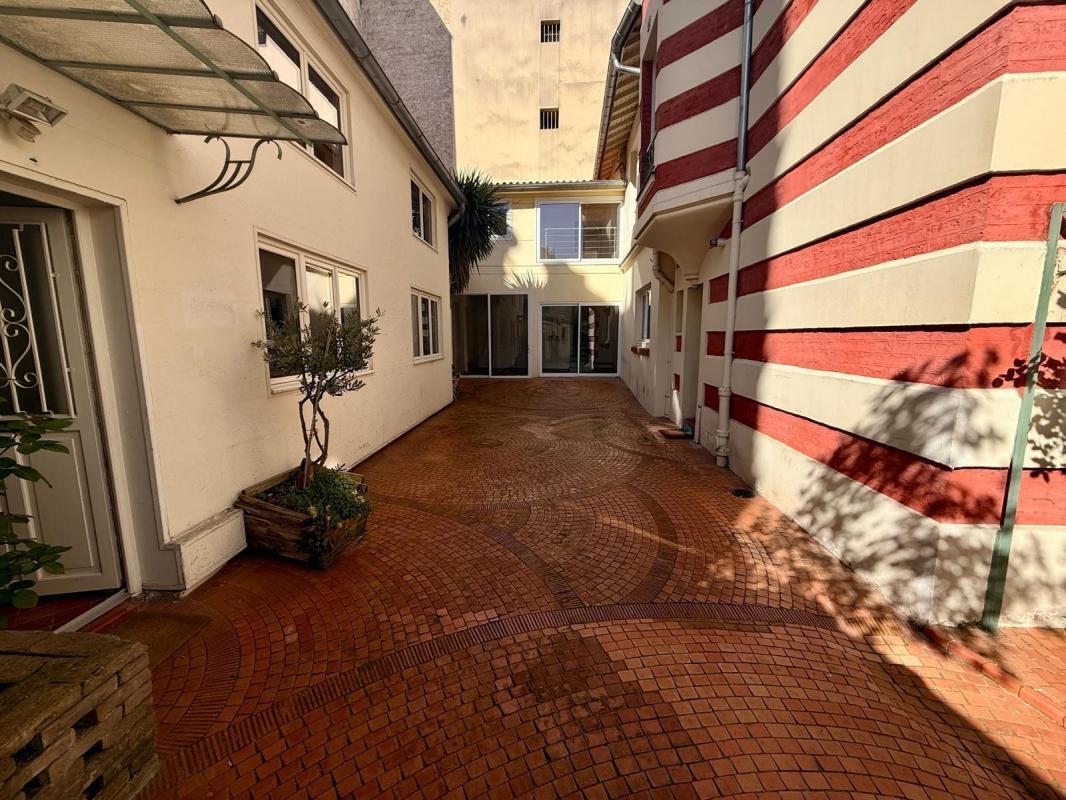 Rue Larrey, Paris for lease Building Photo- Image 1 of 12