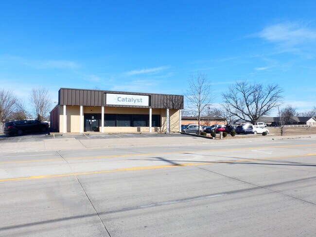 Plus de détails pour 5707-5719 Jenny Lind Rd, Fort Smith, AR - Commerce de détail à vendre