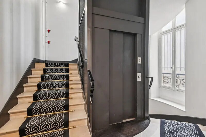 65 Rue D'Anjou, Paris à louer - Photo du bâtiment - Image 3 de 20