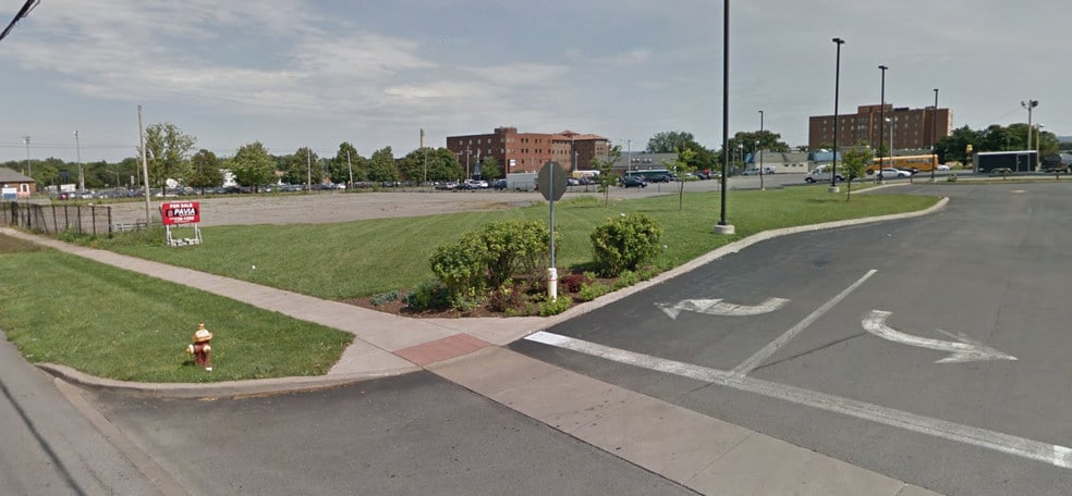 1750 Genesee St, Utica, NY for sale - Building Photo - Image 1 of 4
