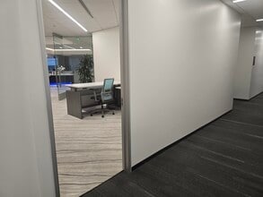 17877 Von Karman Ave, Irvine, CA à louer Photo intérieure- Image 2 de 5