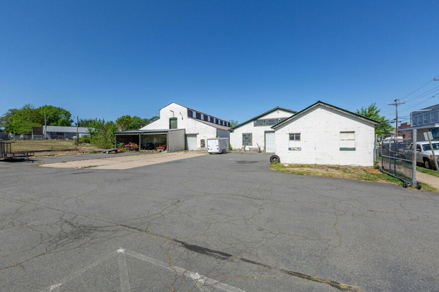 Roxbury Mills Redevelopment Opportunity portefeuille de 4 propriétés à vendre sur LoopNet.ca - Photo du bâtiment - Image 3 de 8