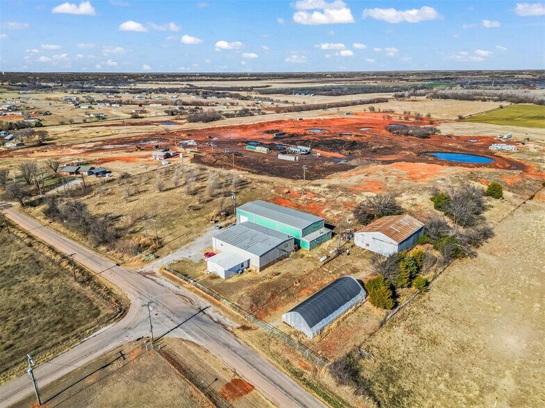 1232 County Road 1390, Chickasha, OK à vendre - Photo du bâtiment - Image 3 de 5