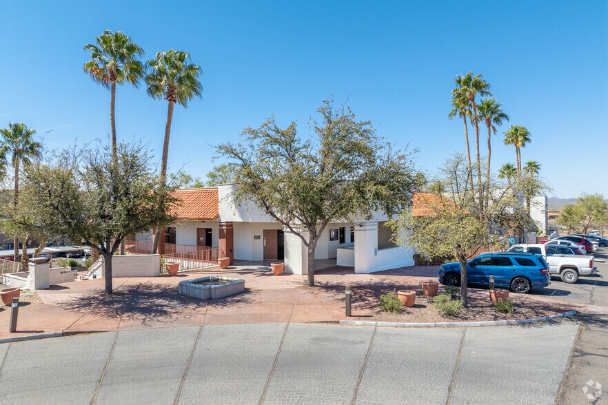 2055 W Hospital Dr, Tucson, AZ à louer - Photo du bâtiment - Image 2 de 13