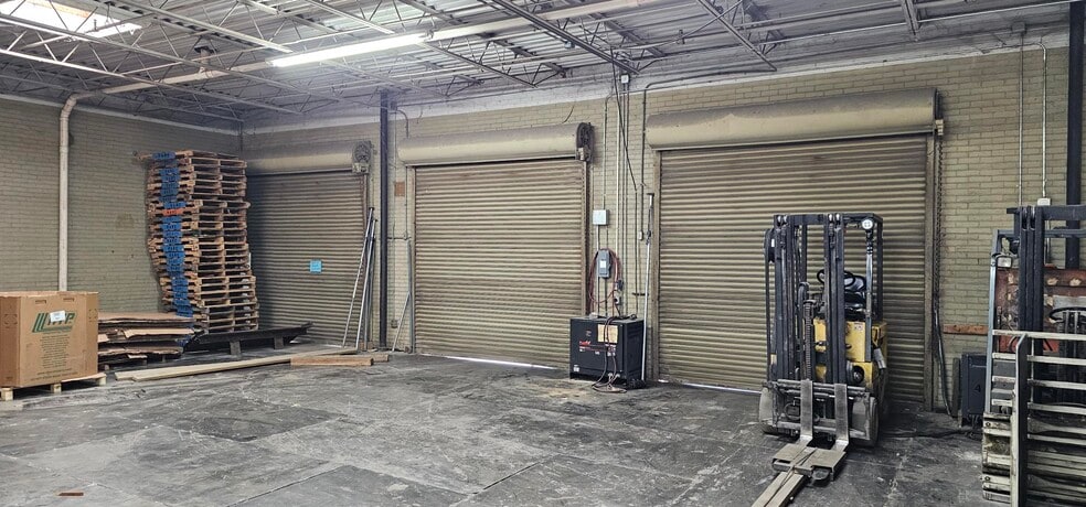 110 E 15th St, Newton, NC for lease - Building Photo - Image 3 of 7