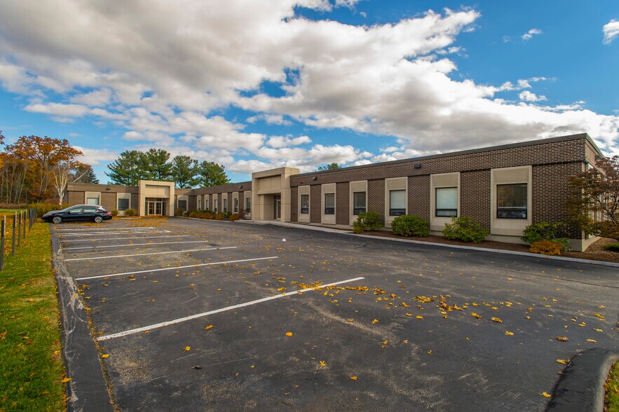 12-18 Hartwell Ave, Lexington, MA for lease - Building Photo - Image 2 of 3