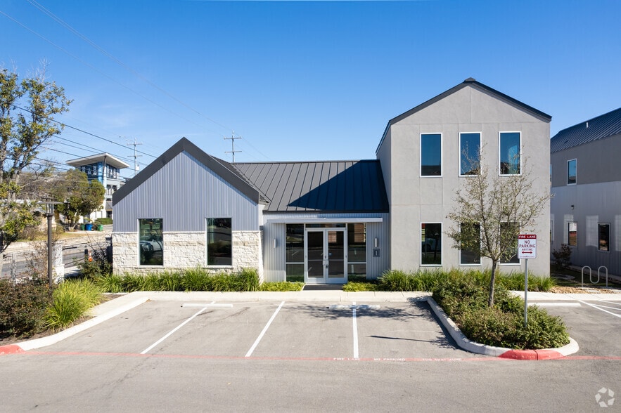 366 W Sunset Rd, San Antonio, TX for lease - Building Photo - Image 2 of 12