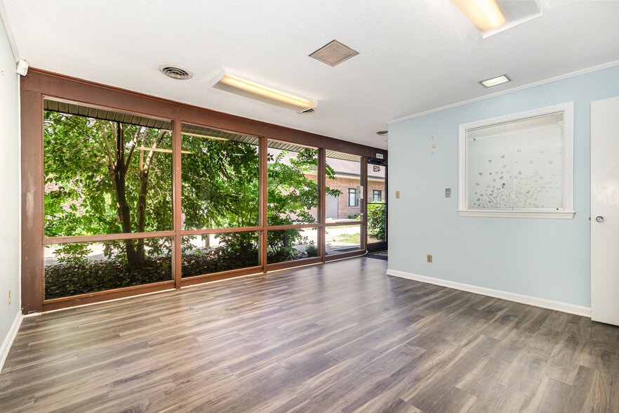 415 N 7th St, Smithfield, NC for lease - Building Photo - Image 2 of 6