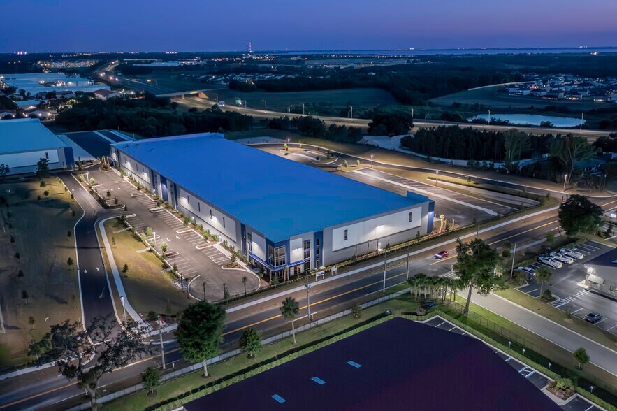 550 Marshall Lake Rd, Apopka, FL à louer - Photo du bâtiment - Image 2 de 5