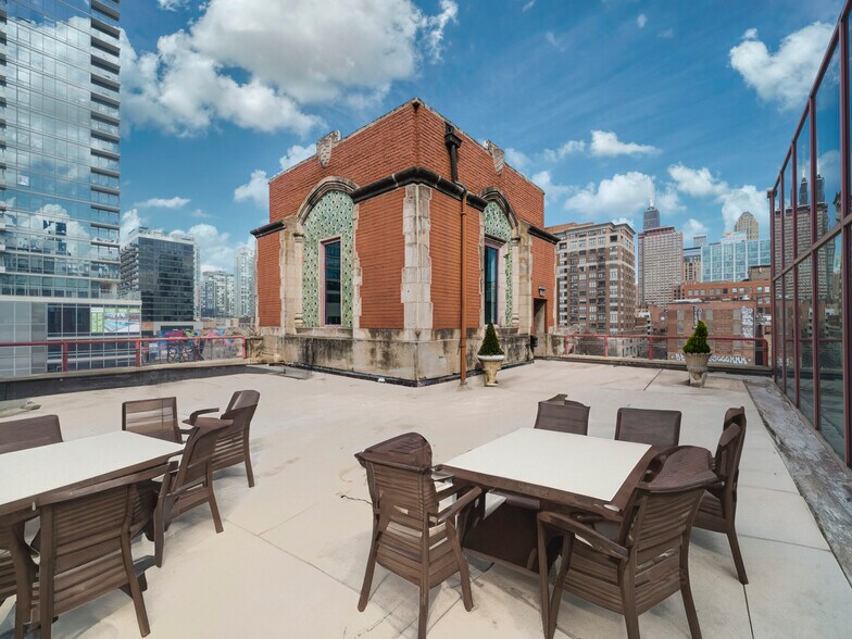 820 N Orleans St, Chicago, IL à louer - Photo du bâtiment - Image 3 de 18