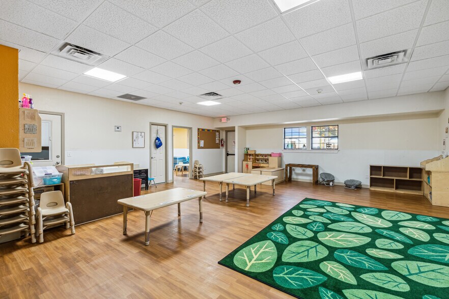 1751 N Walnut Creek Dr, Mansfield, TX à vendre - Photo du bâtiment - Image 2 de 5