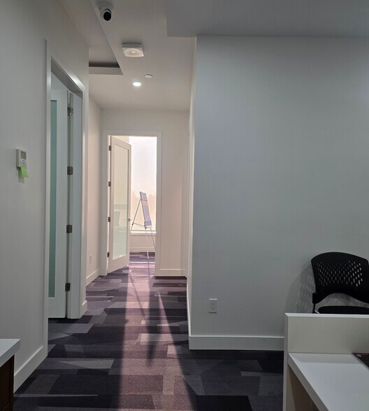 8318 120 St, Surrey, BC à vendre - Photo intérieure - Image 3 de 10