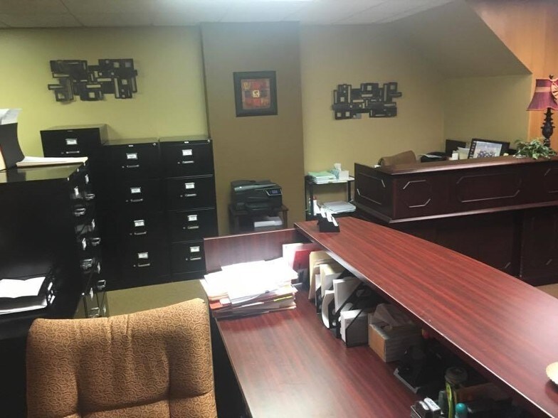 58 N 5th St, Zanesville, OH à vendre - Photo intérieure - Image 2 de 18