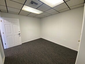 4301 32nd St, Bradenton, FL for lease Building Photo- Image 2 of 3