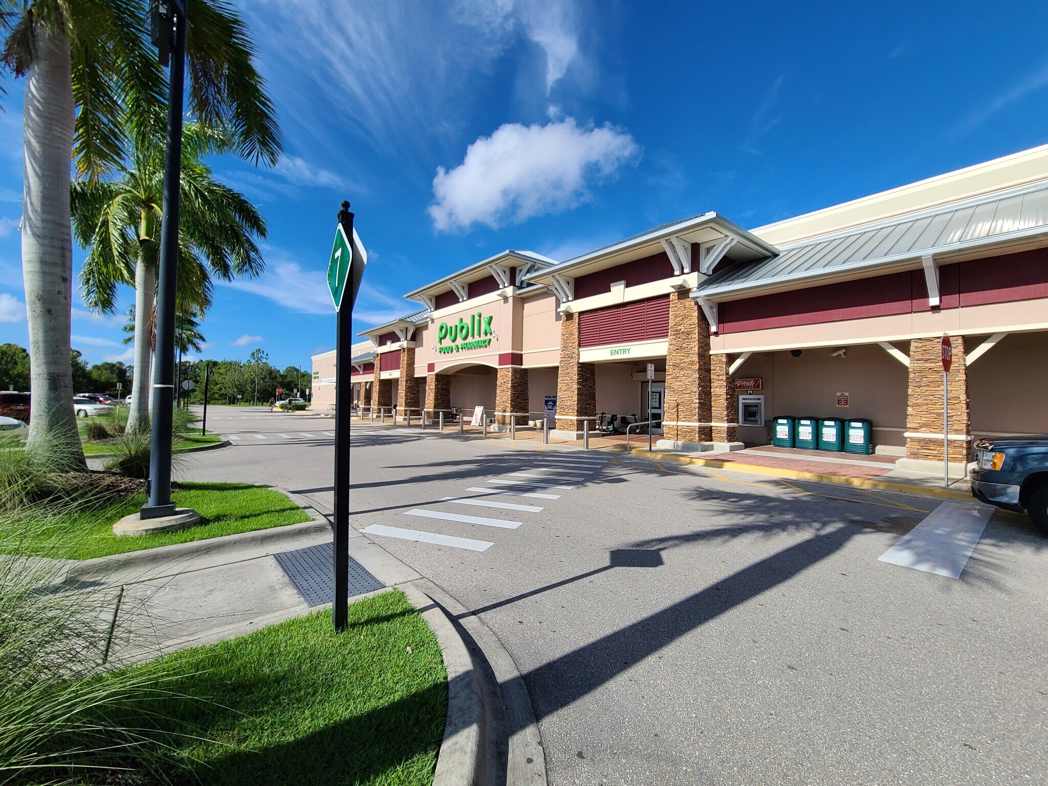 24123 Peachland Blvd, Port Charlotte, FL à louer Photo du bâtiment- Image 1 de 12