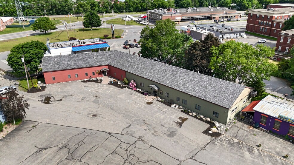 13 Railroad Sq, Waterville, ME à vendre - Photo du bâtiment - Image 3 de 15