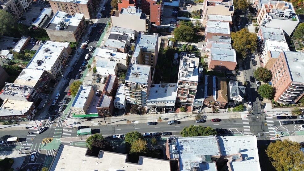 3088-3090 Crescent St, Astoria, NY for sale - Aerial - Image 3 of 5