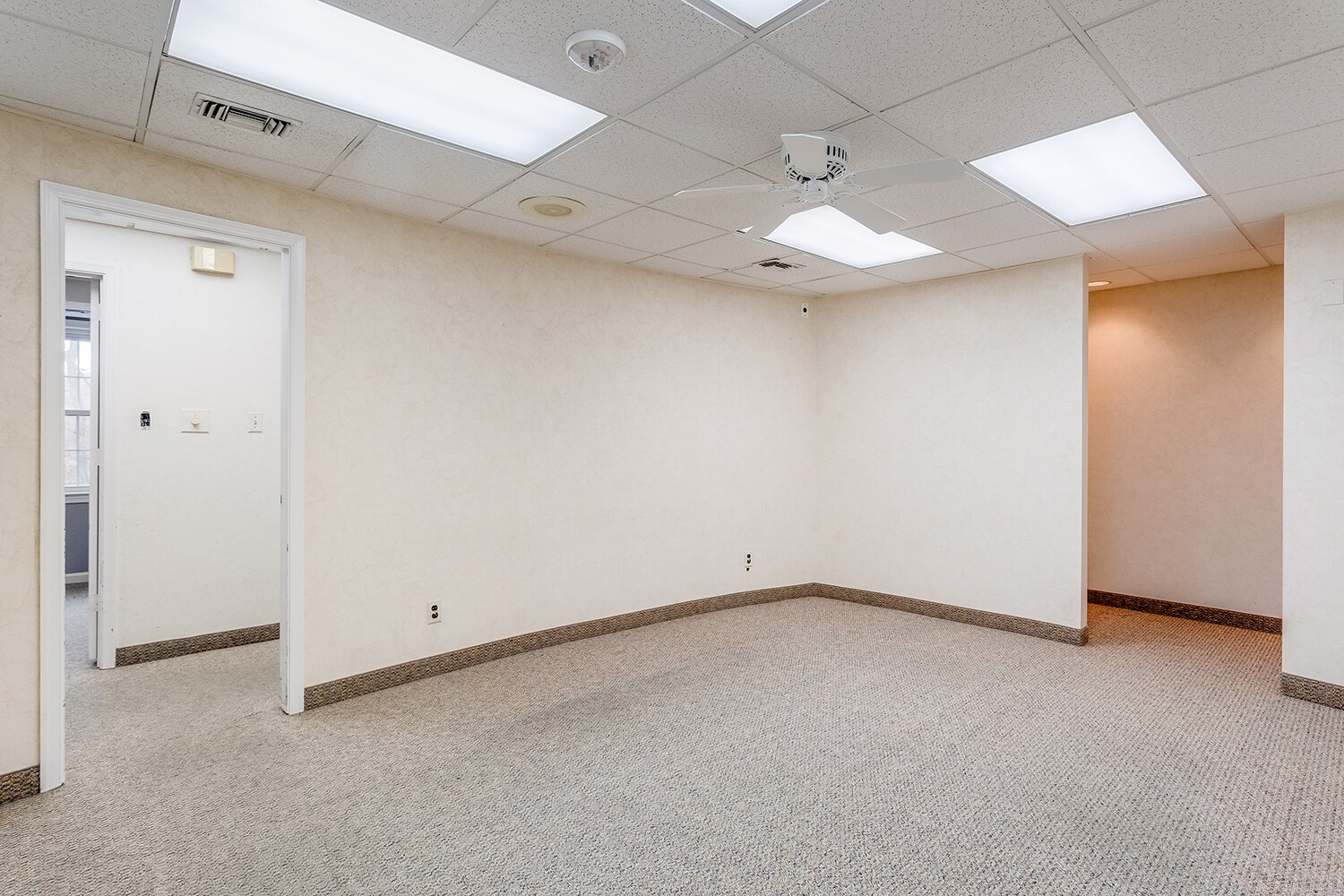 4701 Randolph Rd, Rockville, MD à louer Photo intérieure- Image 1 de 12