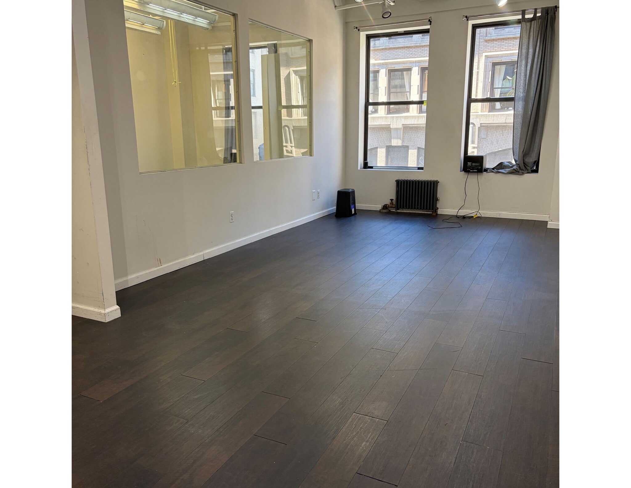 237 W 37th St, New York, NY for lease Interior Photo- Image 1 of 2