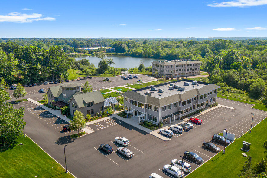 350 Goose Ln, Guilford, CT à louer - Photo du bâtiment - Image 3 de 9