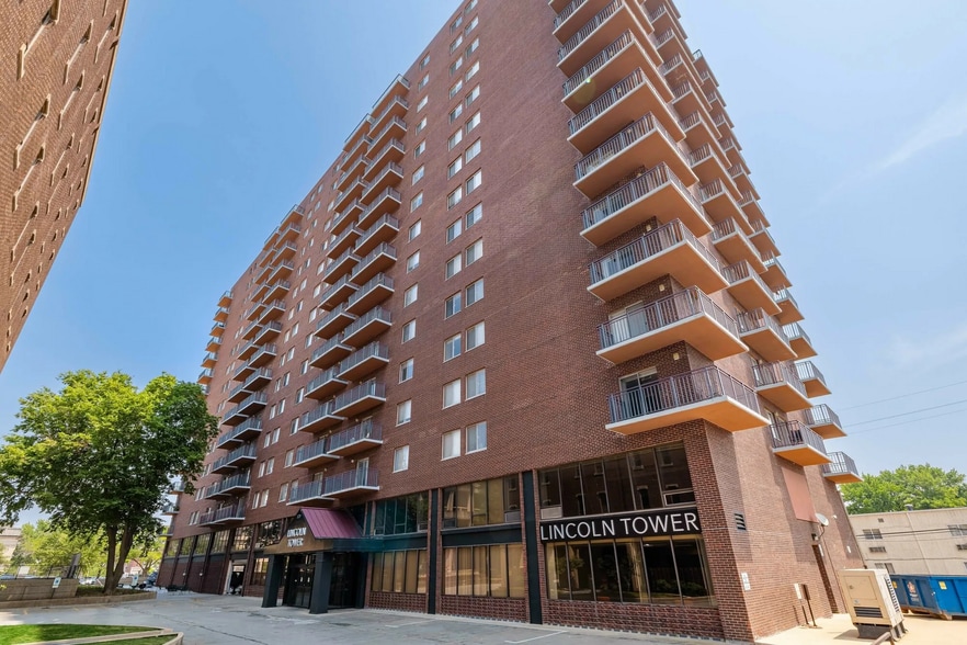 520 S 2nd St, Springfield, IL for sale - Building Photo - Image 2 of 23