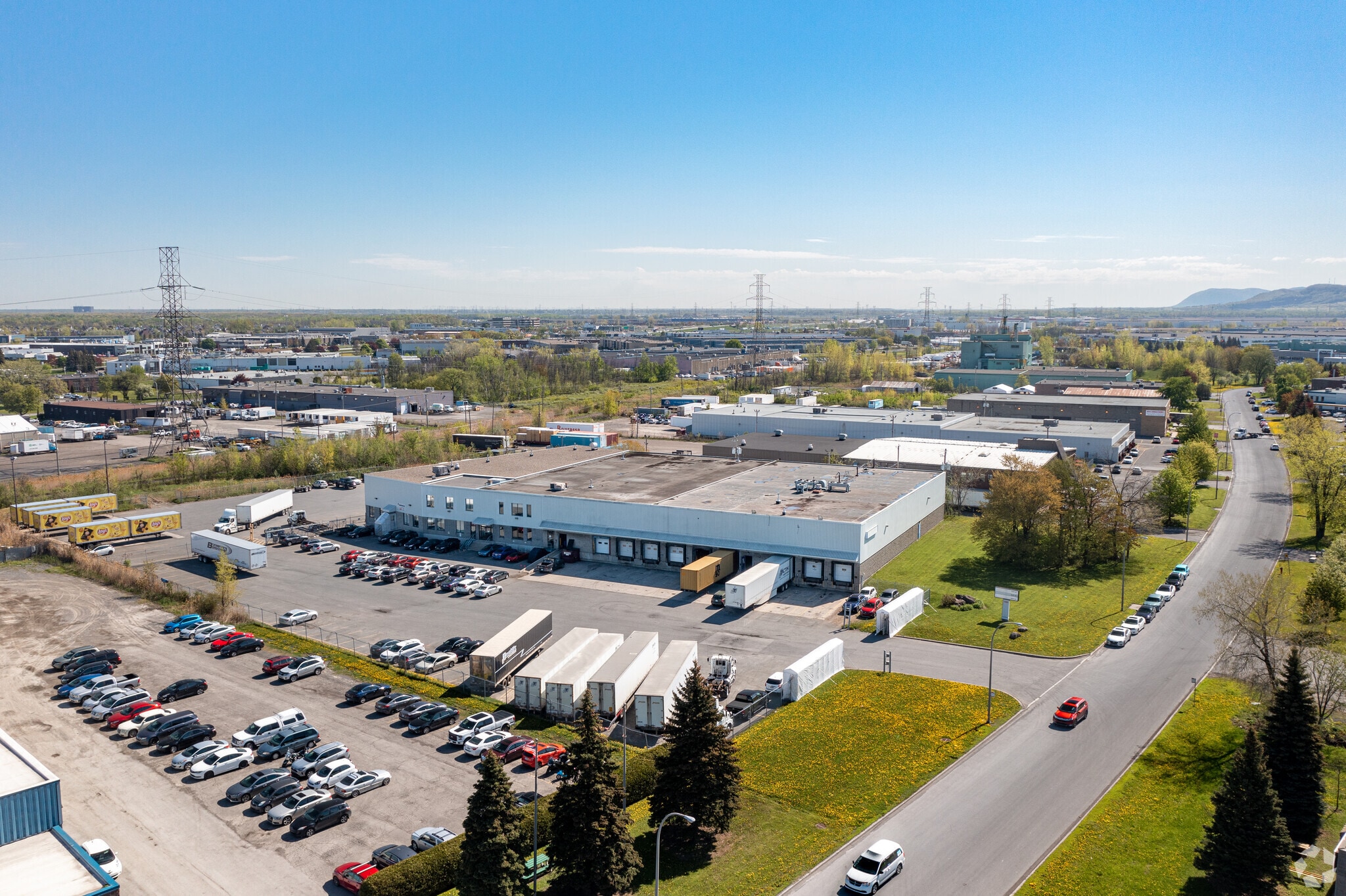 1405 Rue Graham-Bell, Boucherville, QC à louer Photo principale- Image 1 de 3