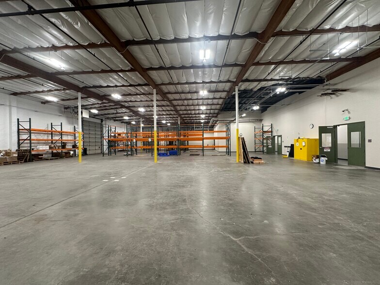 2049 W Steele Ln, Santa Rosa, CA à vendre - Photo du bâtiment - Image 2 de 40
