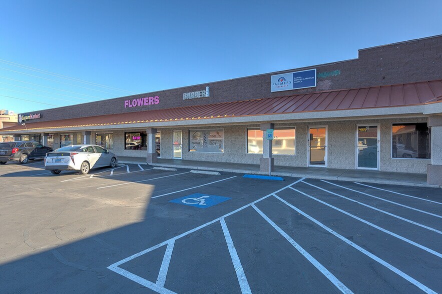 4601 W Sahara Ave, Las Vegas, NV à louer - Photo du bâtiment - Image 2 de 6