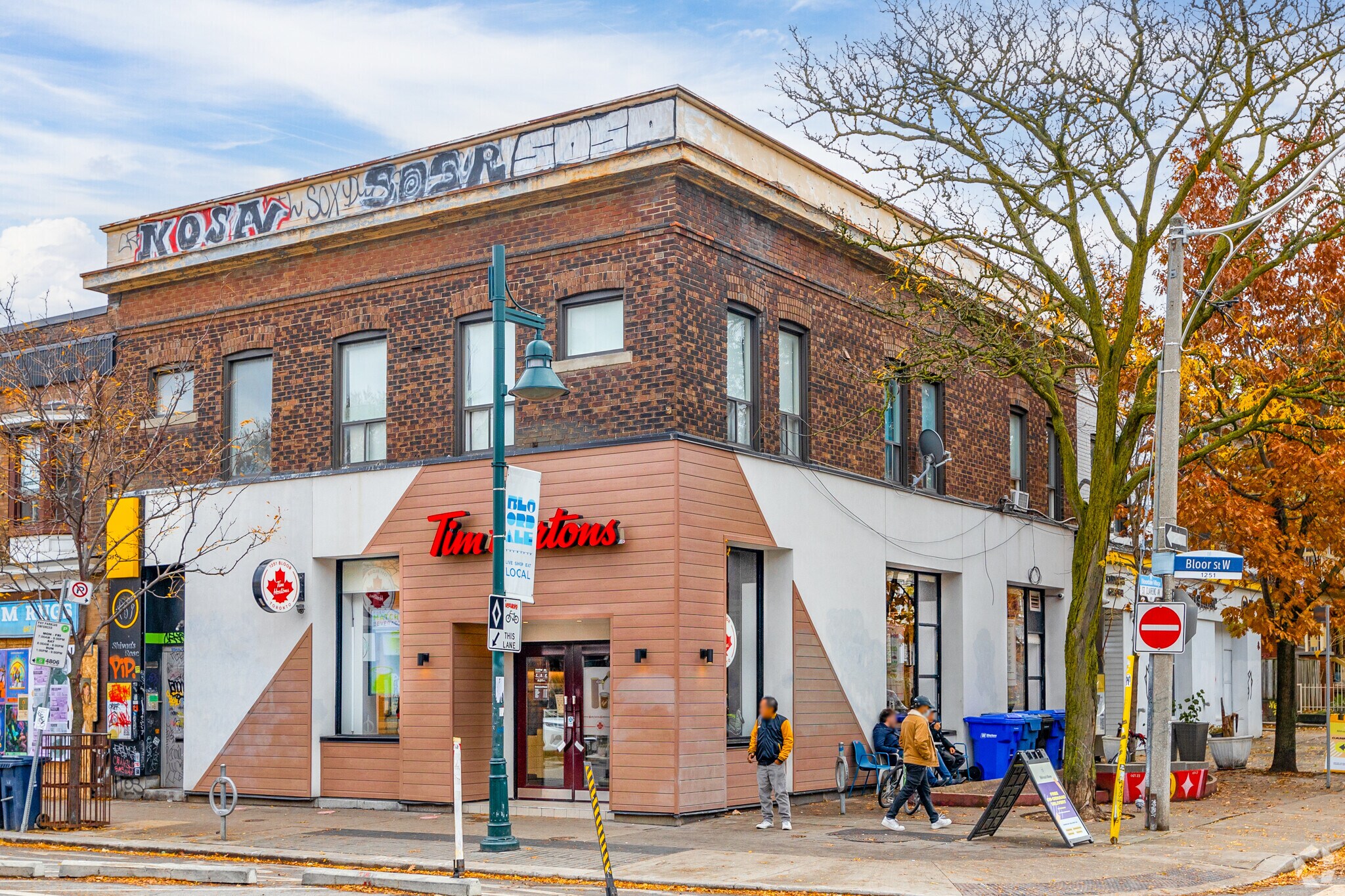 1251 Bloor St W, Toronto, ON à vendre Photo principale- Image 1 de 1
