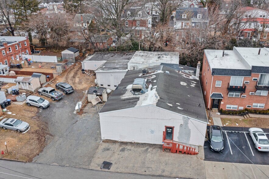 321 W Poplar St, Norristown, PA à vendre - Photo du bâtiment - Image 1 de 11