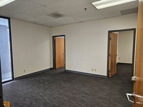 3050 Presidential Dr, Atlanta, GA for lease Interior Photo- Image 1 of 4