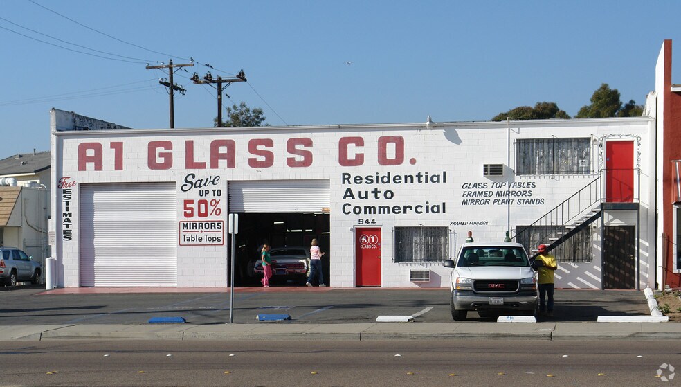 944 Broadway, El Cajon, CA à vendre - Photo du bâtiment - Image 2 de 2