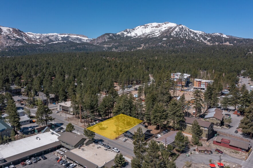 52 Laurel Mountain Rd, Mammoth Lakes, CA à vendre - Aérien - Image 3 de 5
