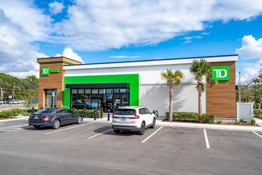 83 Towne Center Blvd, Sanford, FL for sale - Building Photo - Image 1 of 8