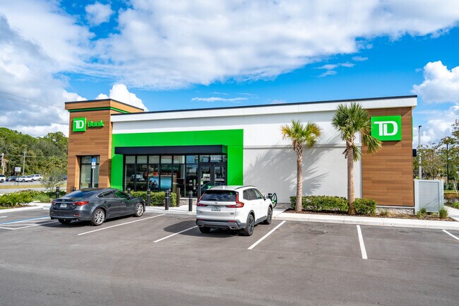 Plus de détails pour 83 Towne Center Blvd, Sanford, FL - Commerce de détail à vendre