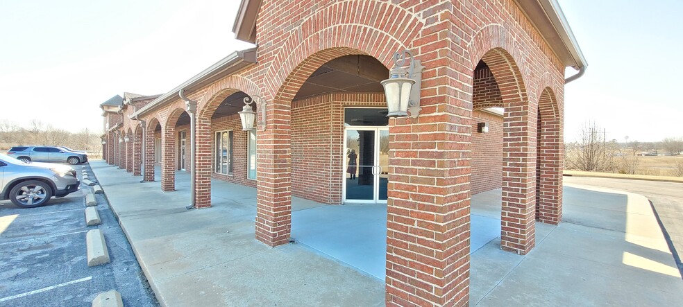 2310-2320 N Highway 66, Catoosa, OK for sale - Building Photo - Image 3 of 14