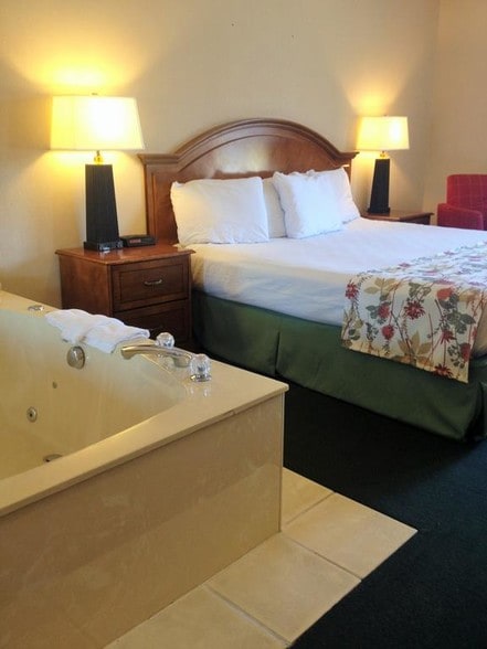 4375 Brudy Rd, Indian River, MI for sale - Interior Photo - Image 2 of 5