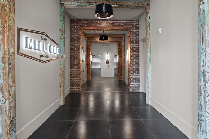 201 N Church St, Mooresville, NC for sale - Interior Photo - Image 3 of 46