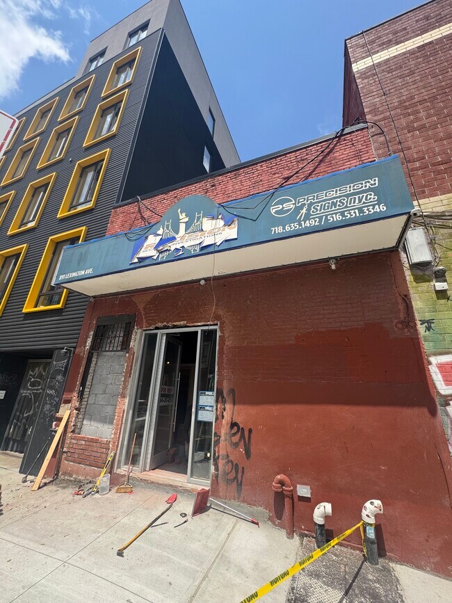 Plus de détails pour 891 Lexington Ave, Brooklyn, NY - Commerce de détail à louer