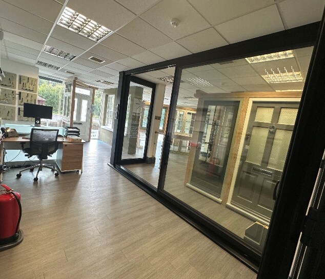 Portsmouth Rd, Esher à louer - Photo intérieure - Image 3 de 3